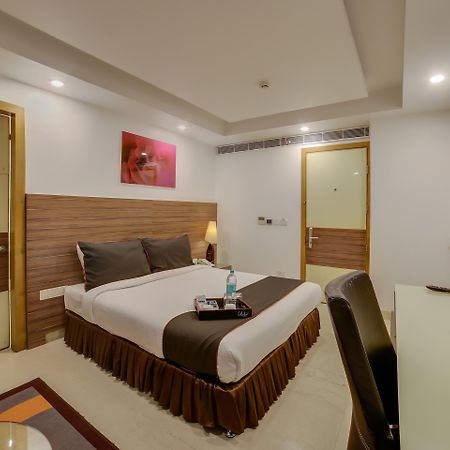 Townhouse Oak Safdarjung Hotel New Delhi Exterior foto