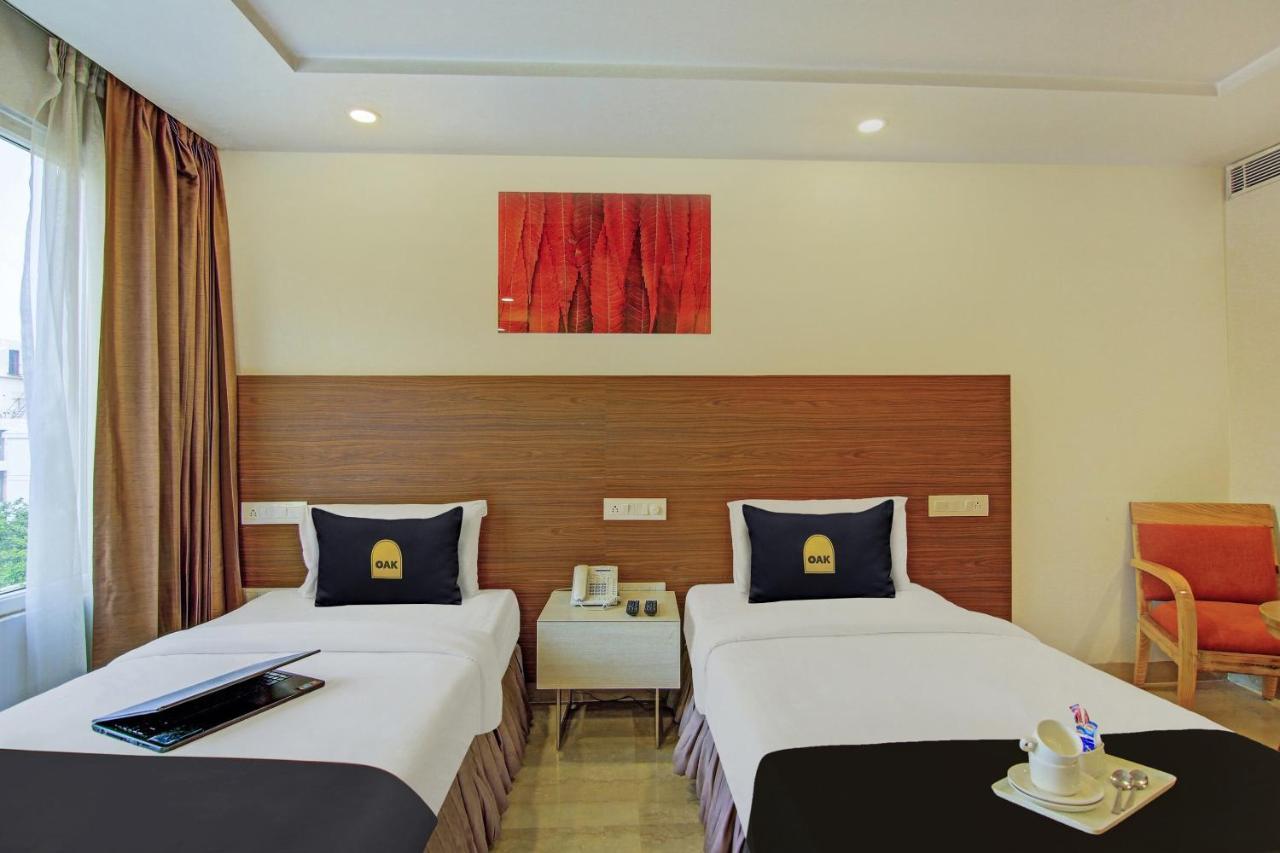 Townhouse Oak Safdarjung Hotel New Delhi Exterior foto