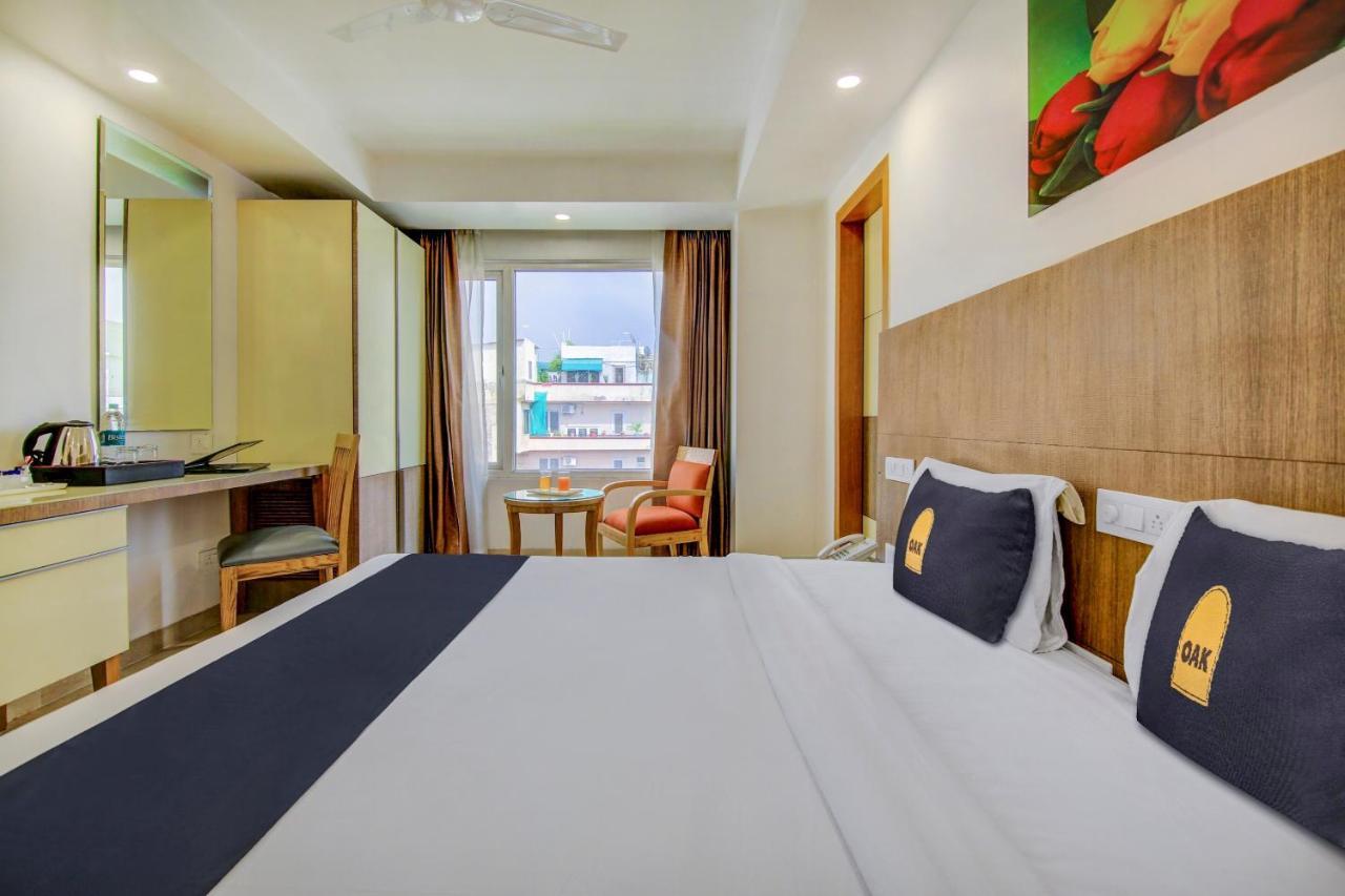 Townhouse Oak Safdarjung Hotel New Delhi Exterior foto