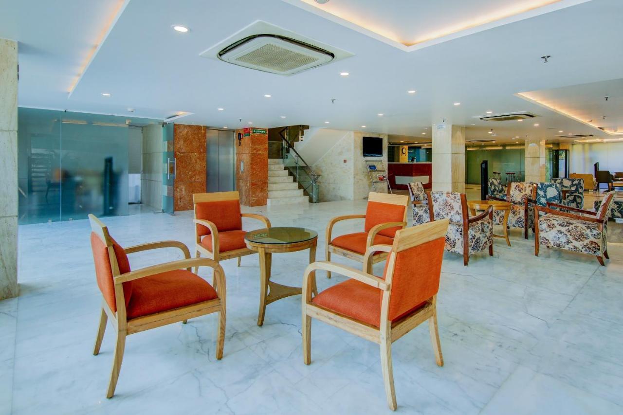 Townhouse Oak Safdarjung Hotel New Delhi Exterior foto