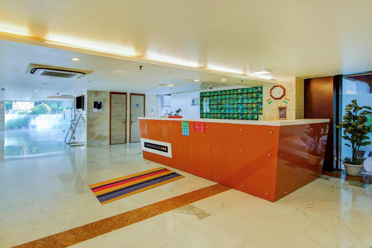 Townhouse Oak Safdarjung Hotel New Delhi Exterior foto