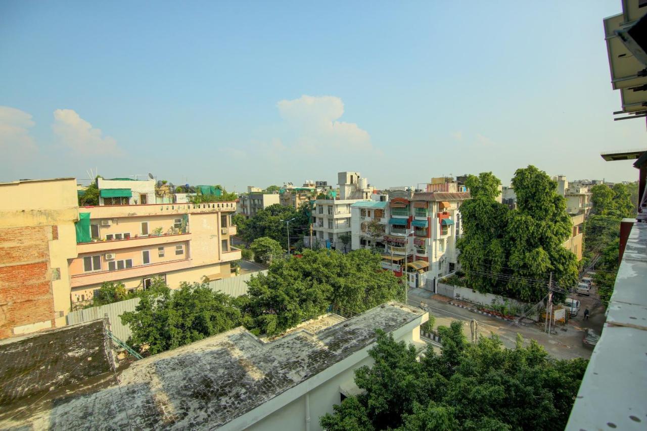 Townhouse Oak Safdarjung Hotel New Delhi Exterior foto