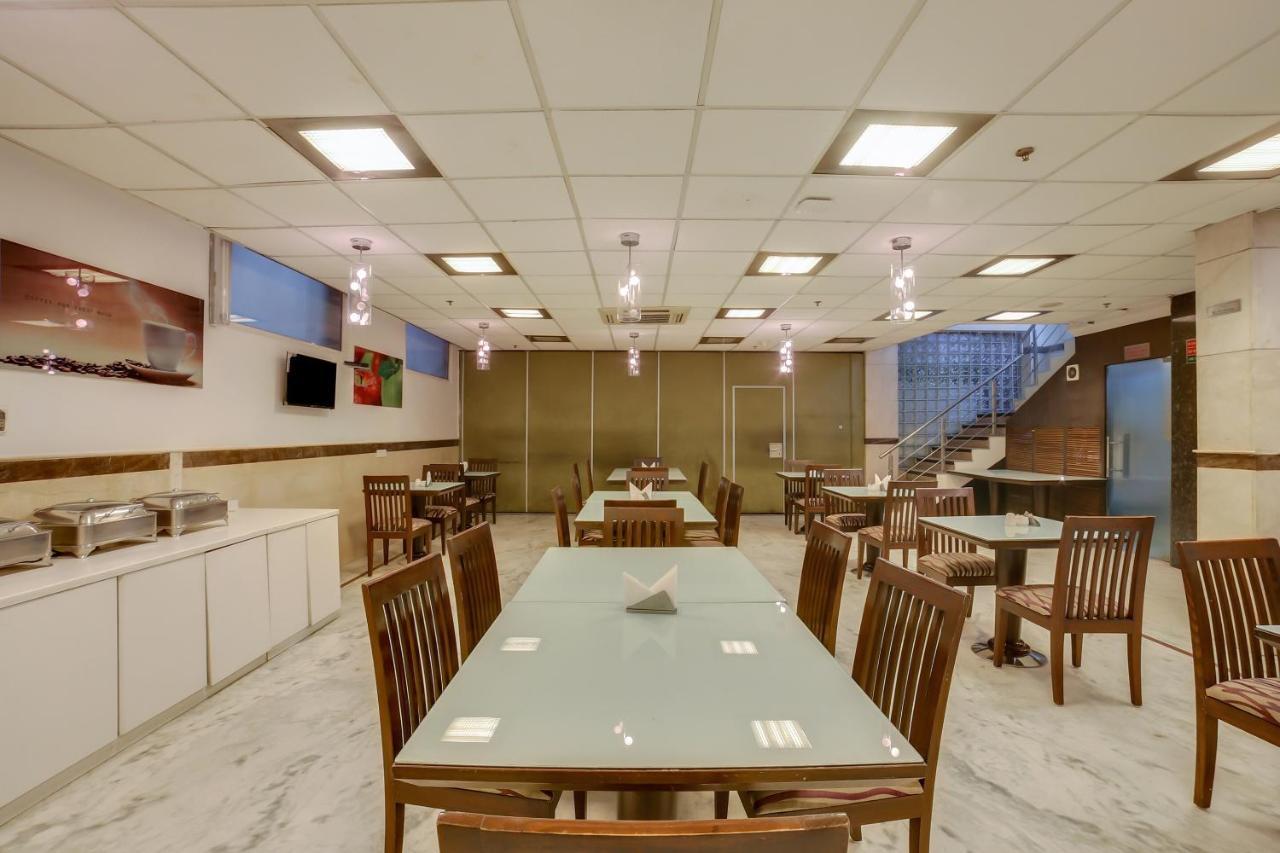 Townhouse Oak Safdarjung Hotel New Delhi Exterior foto
