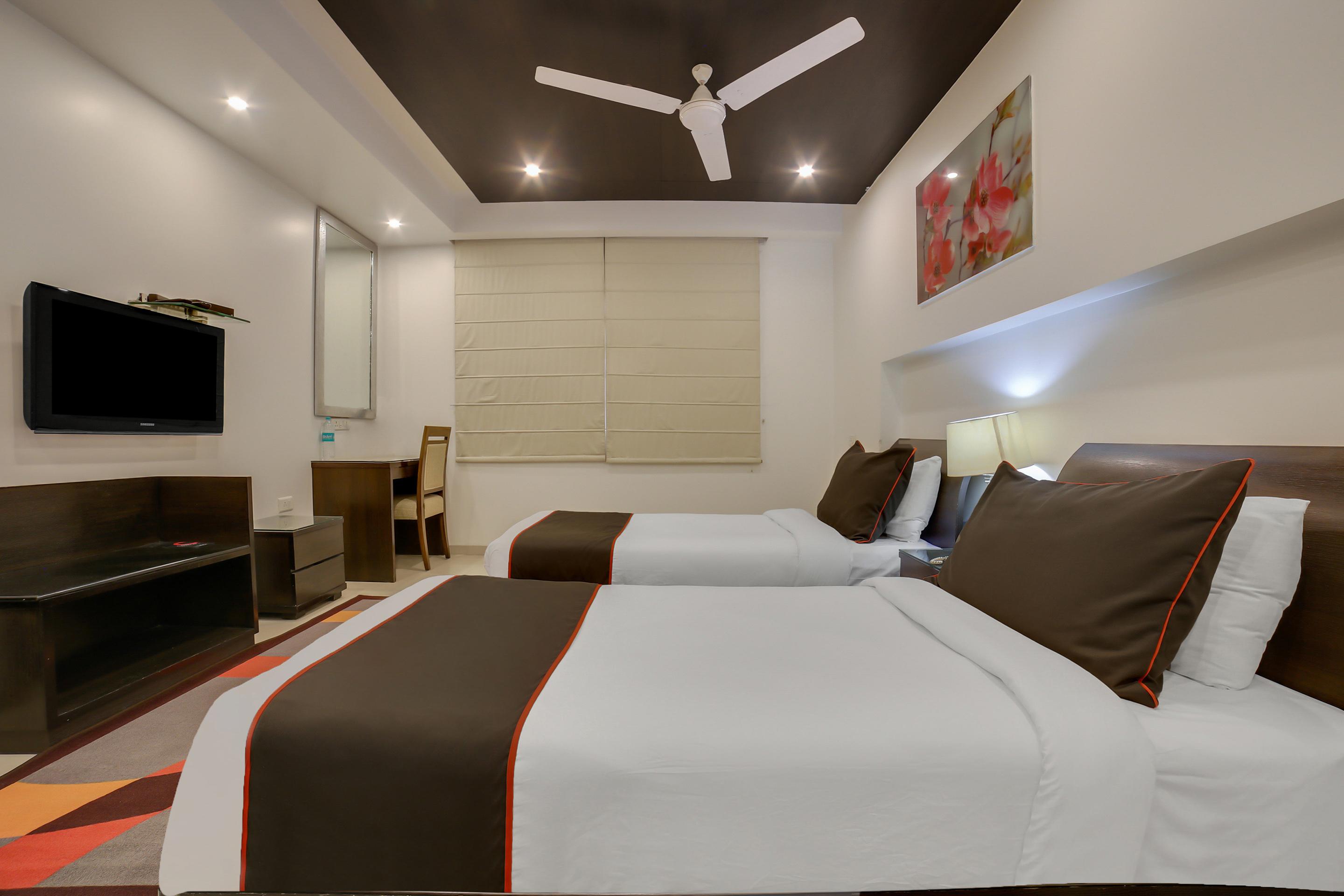 Townhouse Oak Safdarjung Hotel New Delhi Exterior foto